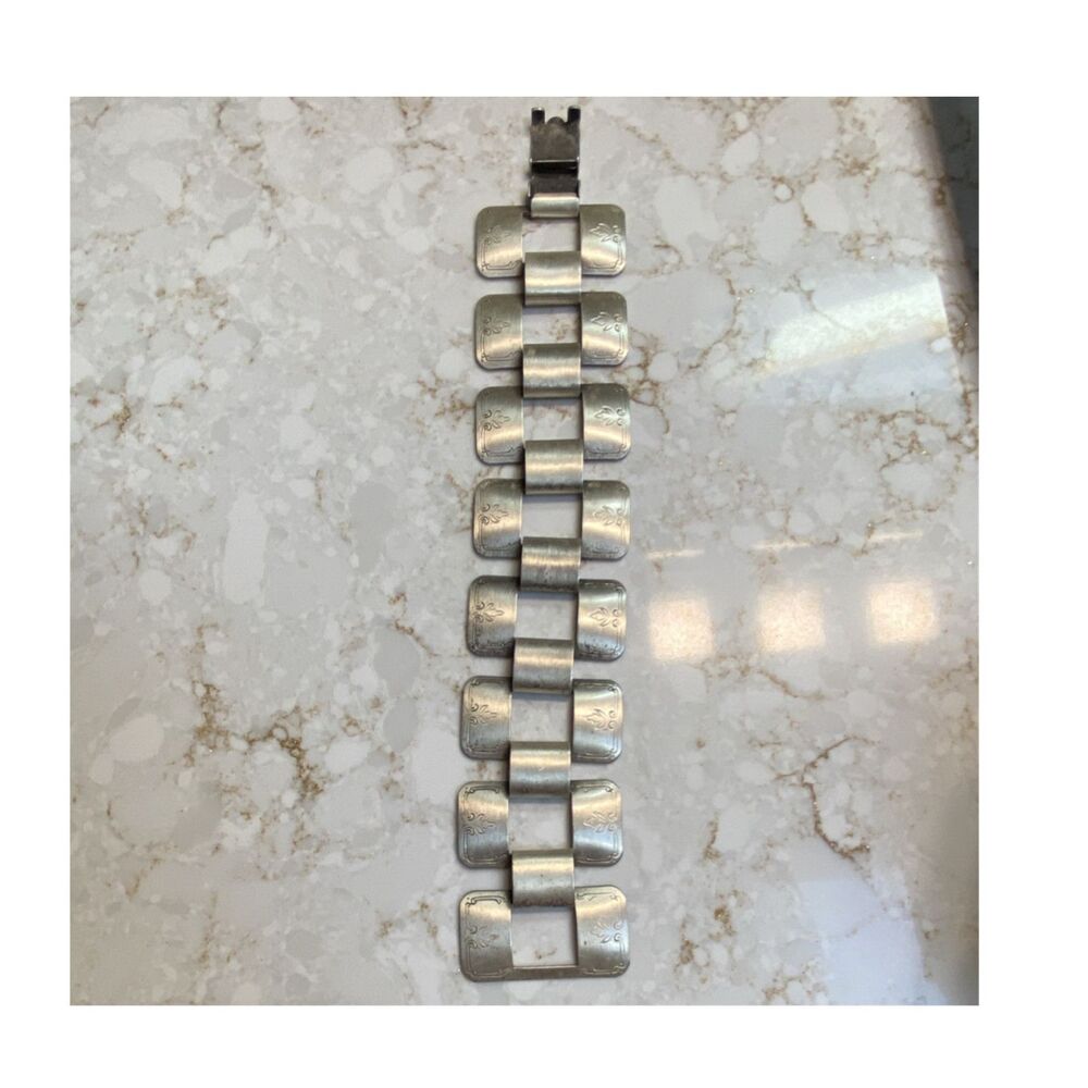 Vintage Sarah Coventry Brushed Silver Tone Melody Panel Link Bracelet 8” length